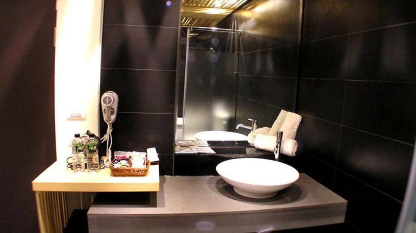 Pingtung Roppongi Motel מראה חיצוני תמונה